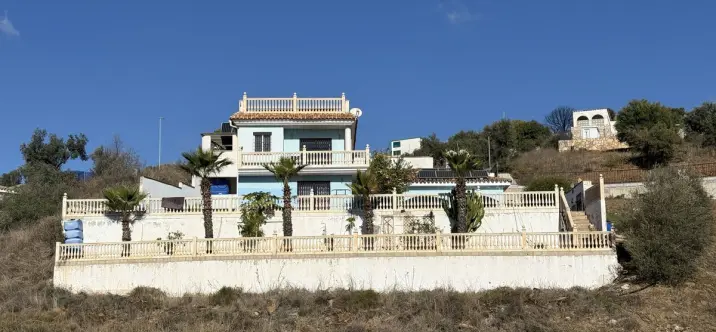 Sale of detached villa in Mijas Golf 3
