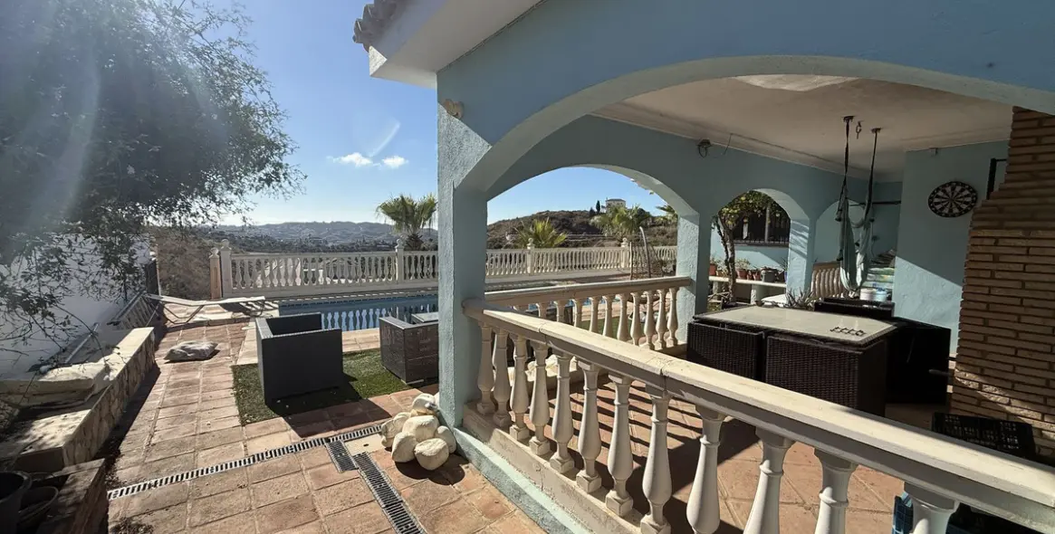 Sale of detached villa in Mijas Golf 7