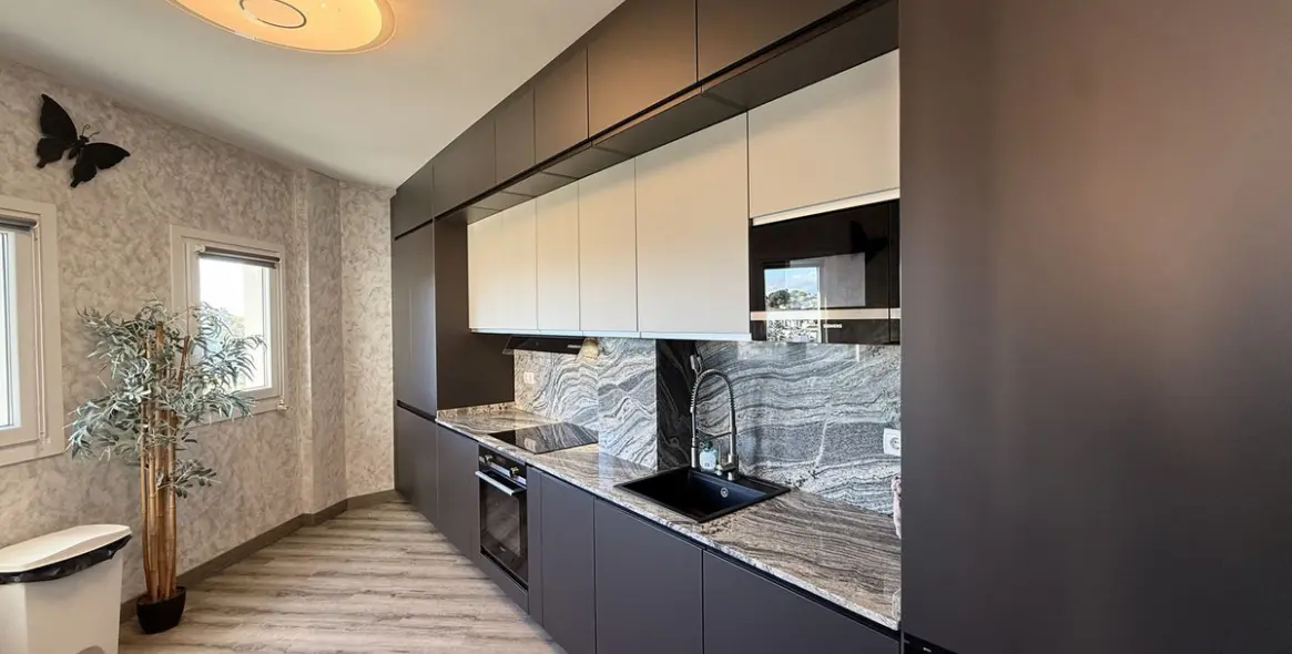 Sale of middle floor apartment in Estepona (district Estepona) 1