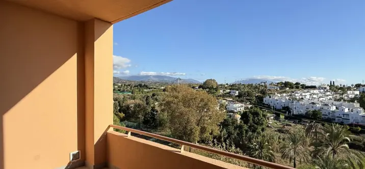 Middle floor apartment R5236099 1