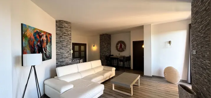 Middle floor apartment R5236099 2