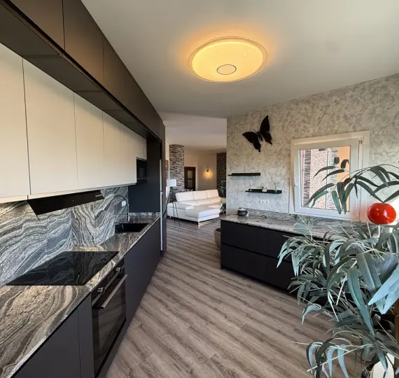 Middle floor apartment R5236099