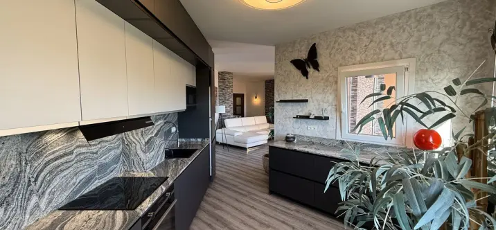 Middle floor apartment R5236099 3