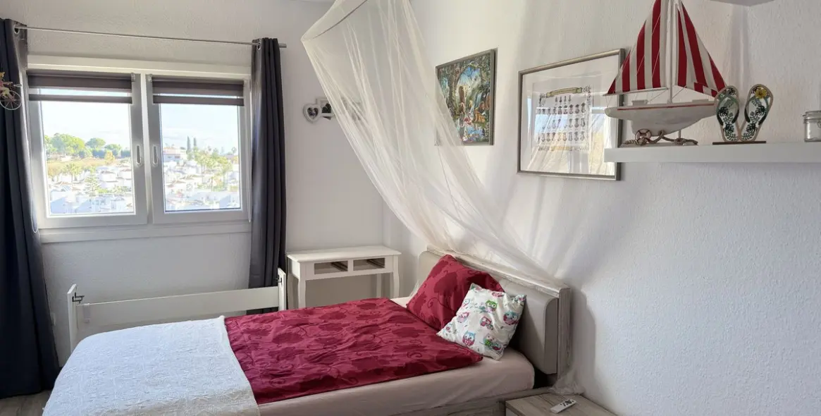 Sale of middle floor apartment in Estepona (district Estepona) 7