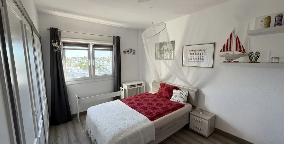 Продажа апартаментов на среднем этаже в Estepona 11