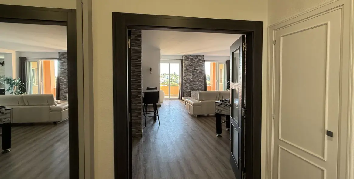 Продажа апартаментов на среднем этаже в Estepona 18