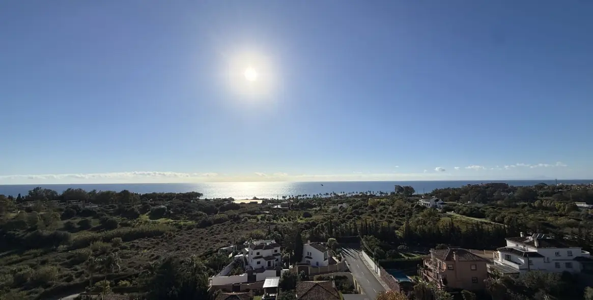 Продажа апартаментов на среднем этаже в Estepona 20