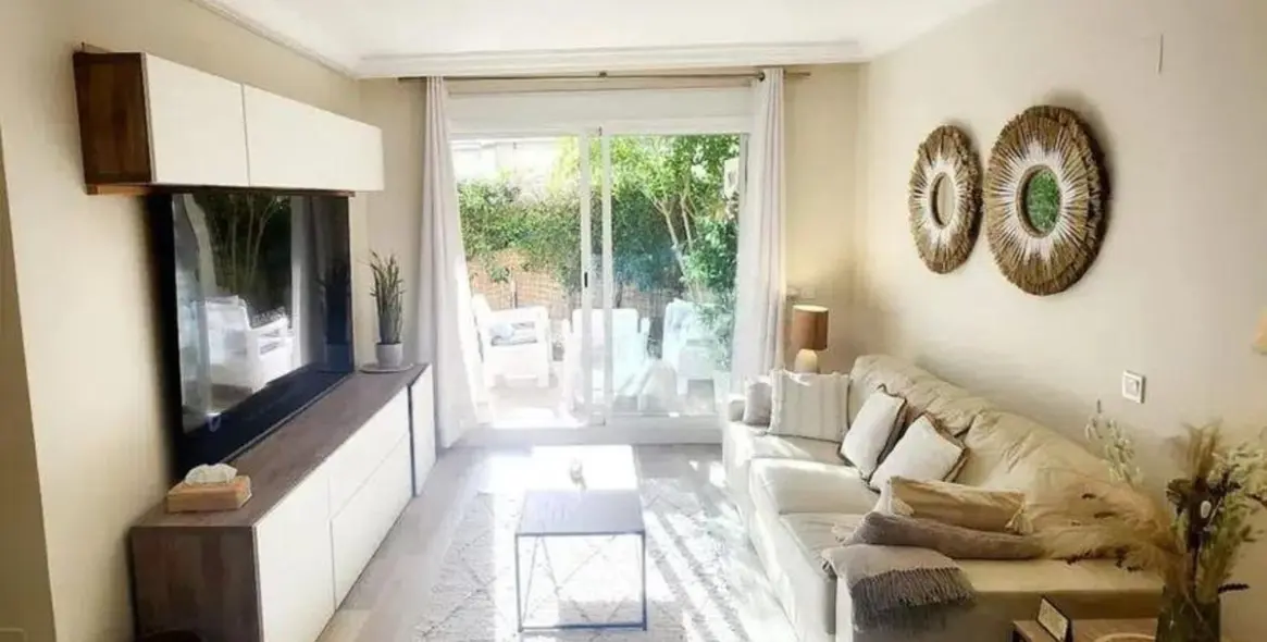 Sale of ground floor apartment in The Golden Mile 2