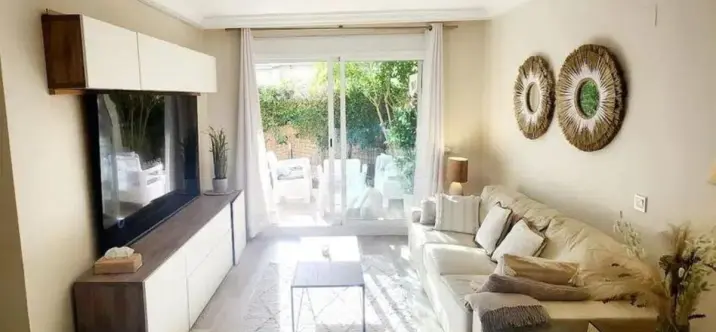 Sale of ground floor apartment in The Golden Mile 1