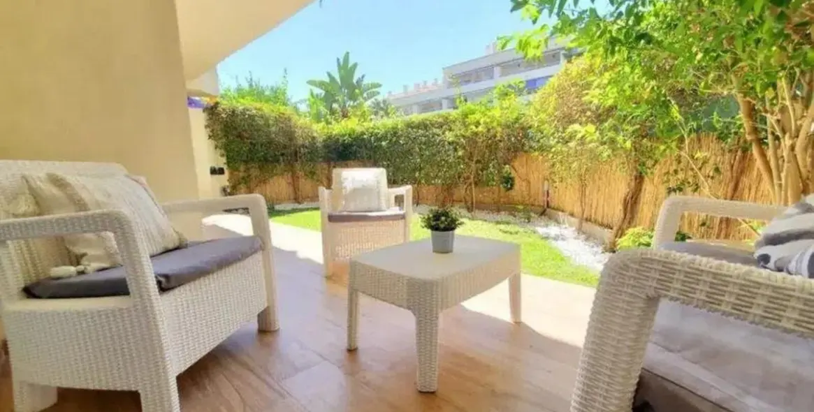 Sale of ground floor apartment in The Golden Mile 7