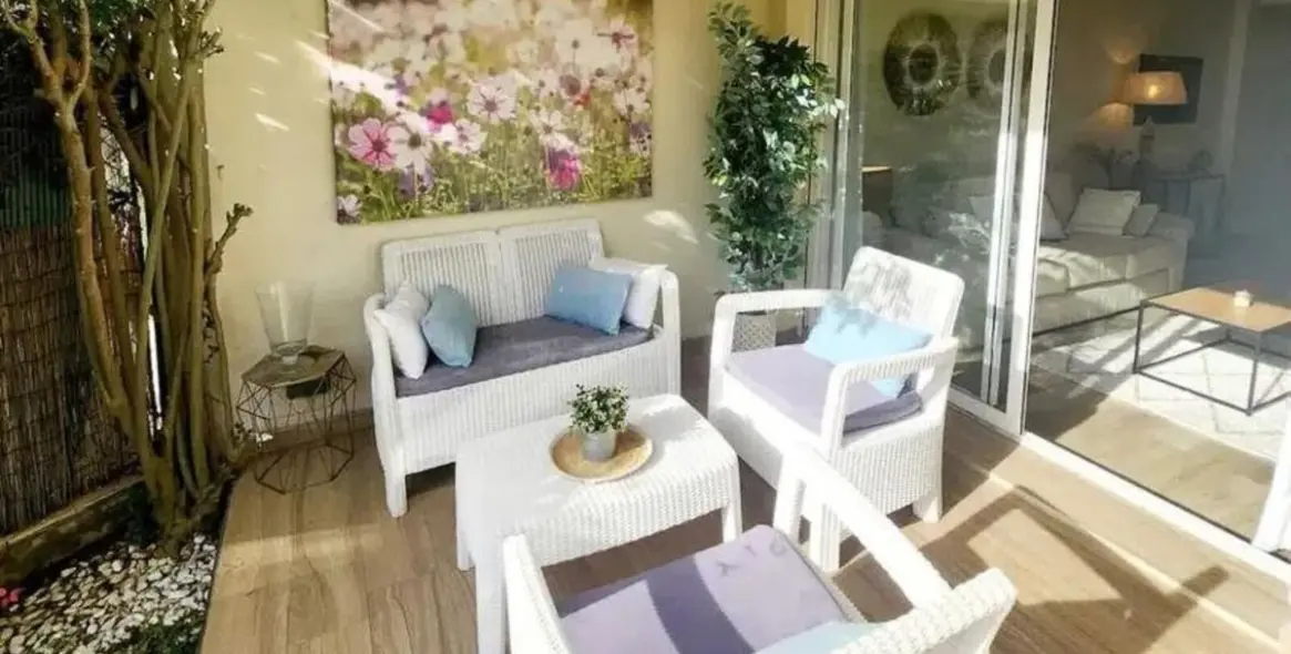 Sale of ground floor apartment in The Golden Mile 10