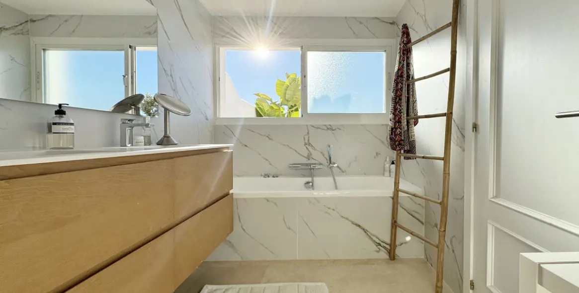 Продажа пентхауса в Nueva Andalucía 24