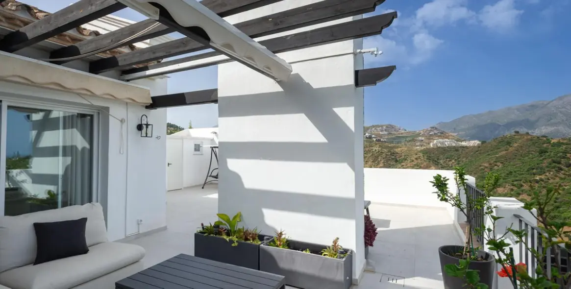 Sale of penthouse in La Quinta 25