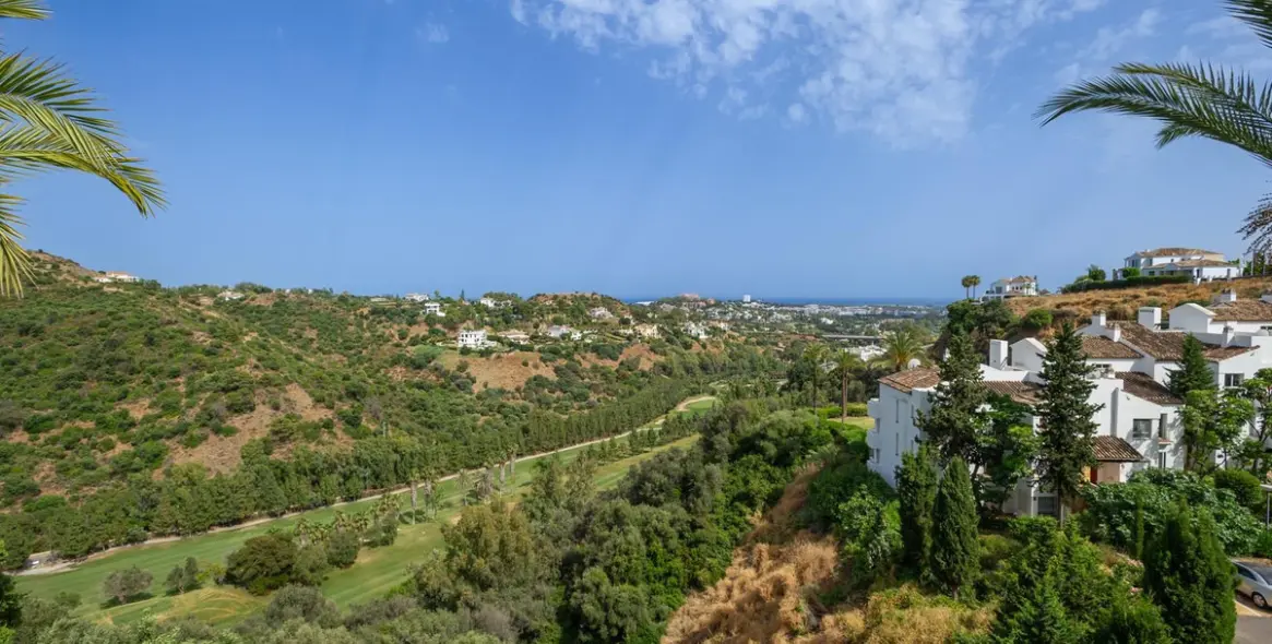 Sale of penthouse in La Quinta 33