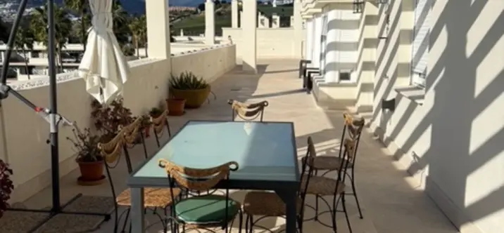 Sale of penthouse in Nueva Andalucía 2
