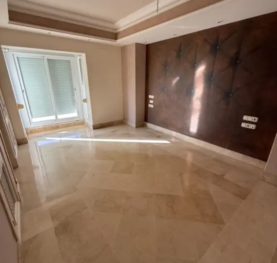 Sale of penthouse in Nueva Andalucía