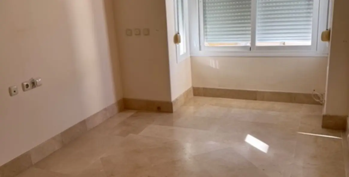 Sale of penthouse in Nueva Andalucía 9