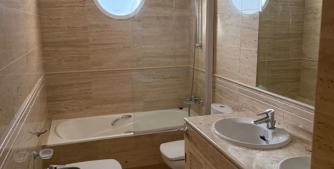 Sale of penthouse in Nueva Andalucía 10