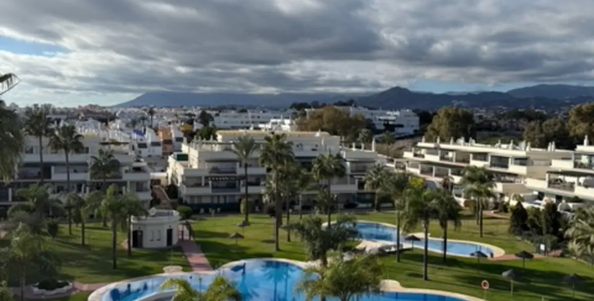 Sale of penthouse in Nueva Andalucía 15