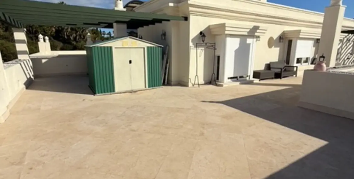 Sale of penthouse in Nueva Andalucía 16