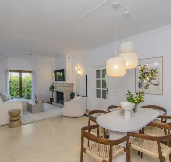 Detached villa R5001352