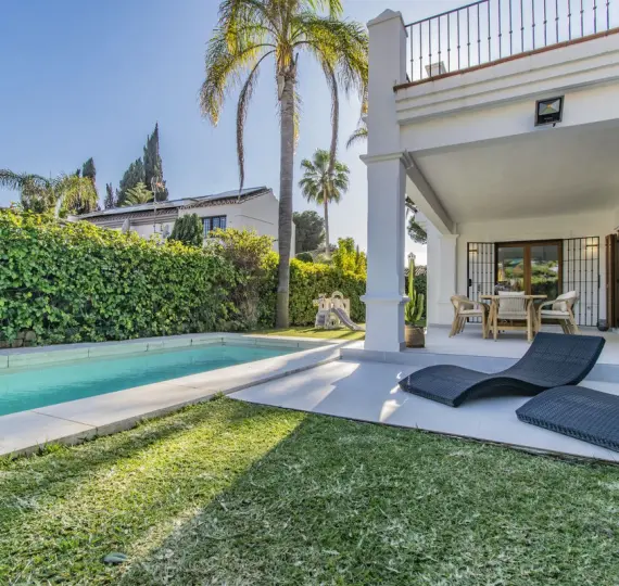 Detached villa R5001352