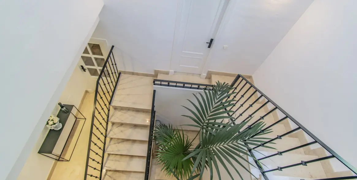 Sale of detached villa in Nagüeles 12