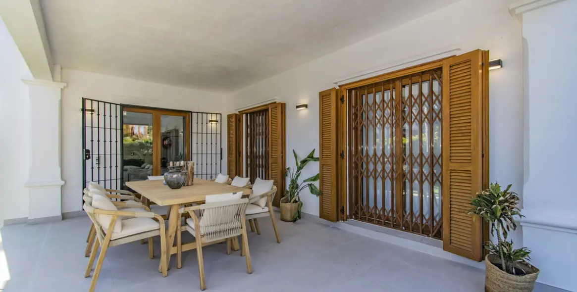 Продажа  отдельно стоящей виллы в Nagüeles 21