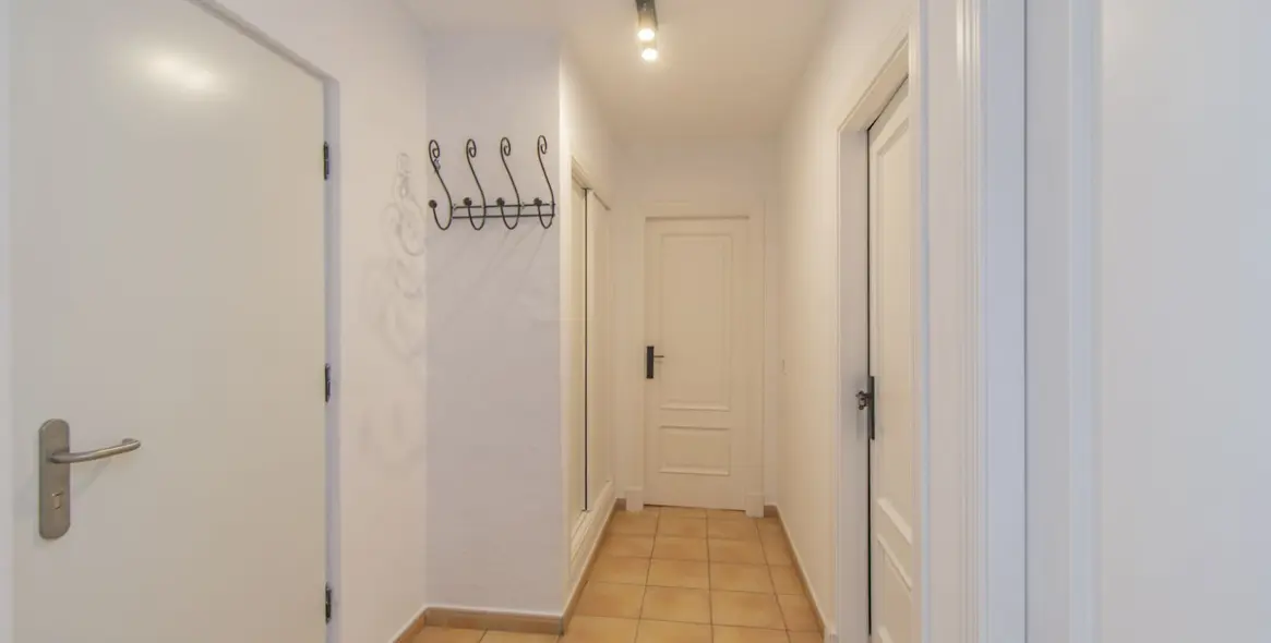 Продажа  отдельно стоящей виллы в Nagüeles 25