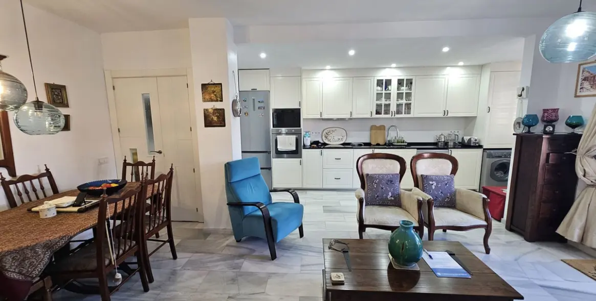 Продажа апартаментов на среднем этаже в Fuengirola 1