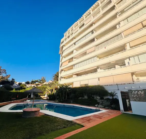 Продажа апартаментов на среднем этаже в Marbella