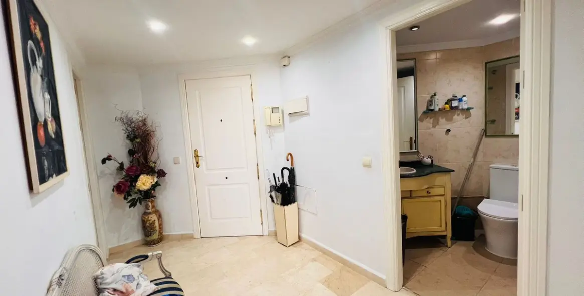 Продажа апартаментов на среднем этаже в Marbella 2