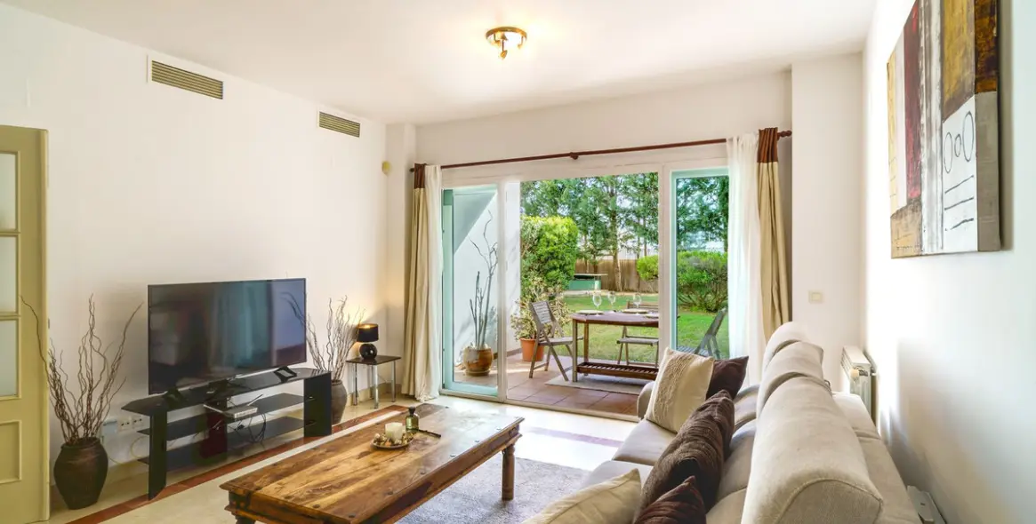 Продажа апартаментов на первом этаже в Marbella 24