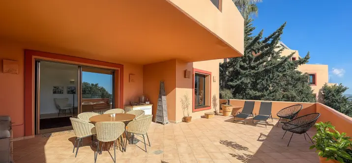 Продажа апартаментов на среднем этаже в La Mairena 1