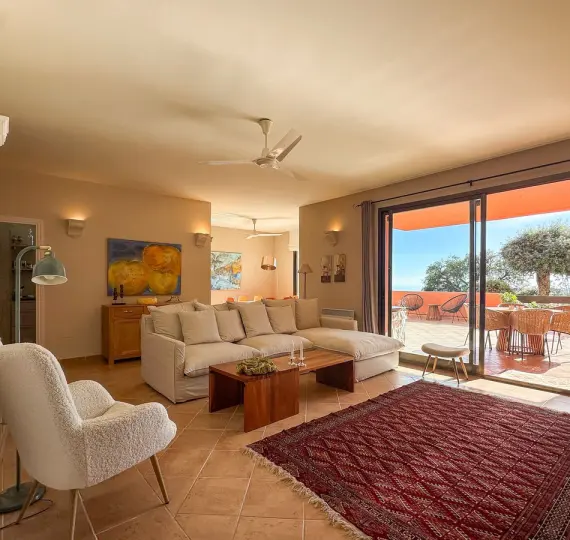 Продажа апартаментов на среднем этаже в La Mairena