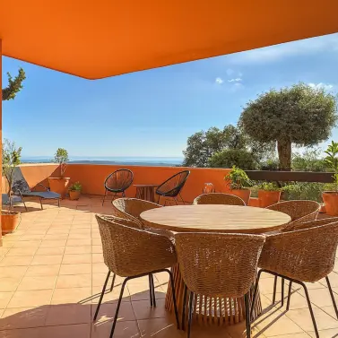 Venta de apartamento en planta media en La Mairena