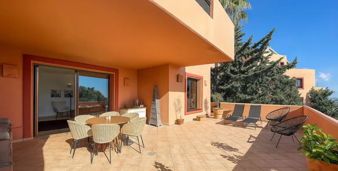 Продажа апартаментов на среднем этаже в La Mairena 2