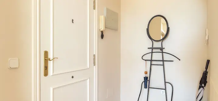 Venta de apartamento en planta media en La Mairena 2