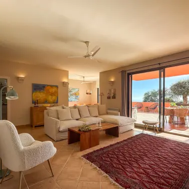 Venta de apartamento en planta media en La Mairena