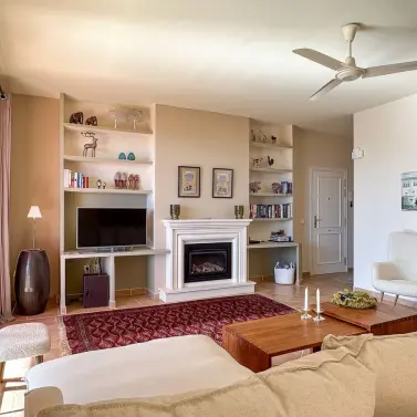 Venta de apartamento en planta media en La Mairena