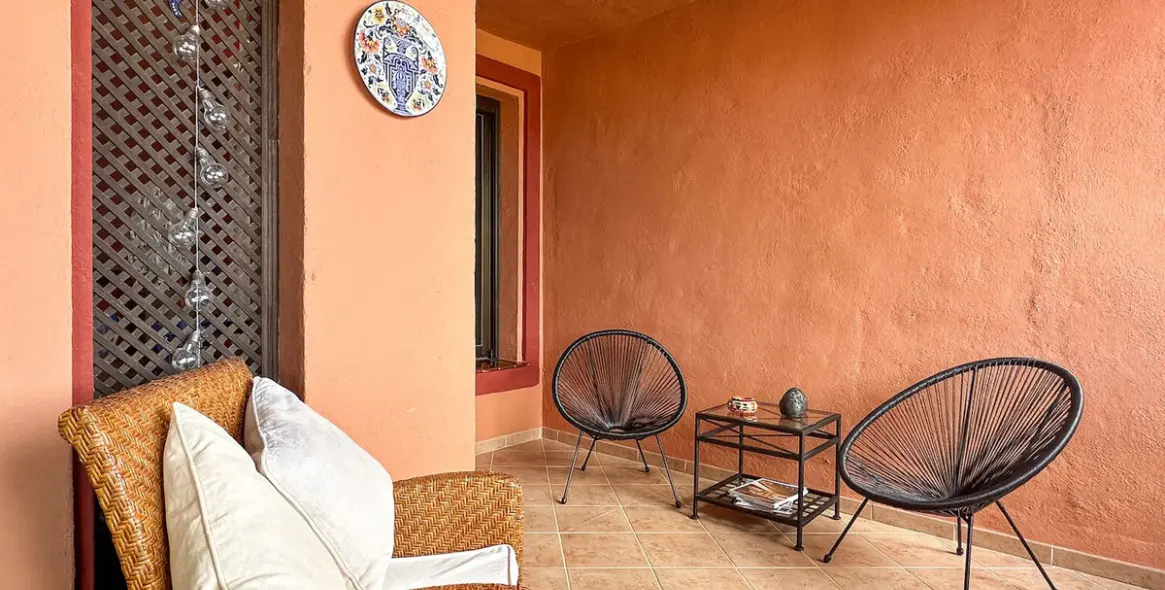 Sale of middle floor apartment in La Mairena 27