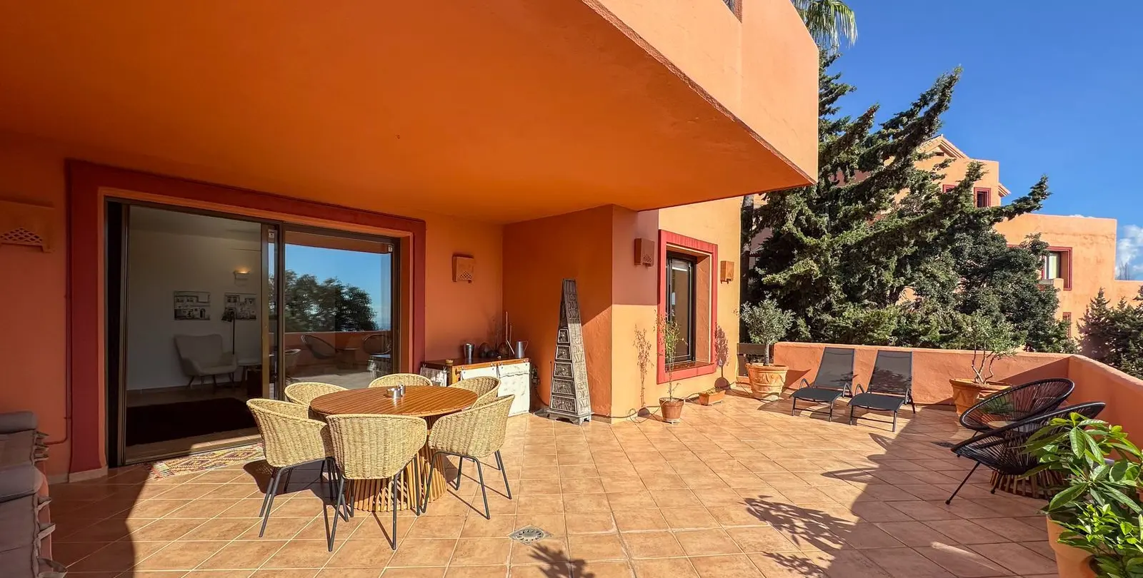 Venta de apartamento en planta media en La Mairena 3