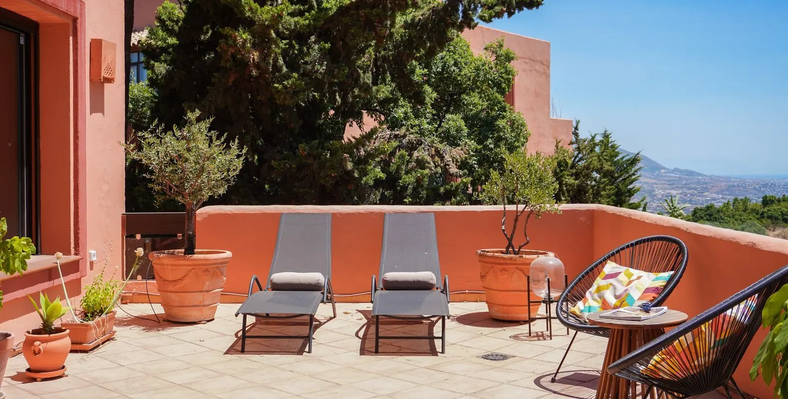 Venta de apartamento en planta media en La Mairena 12