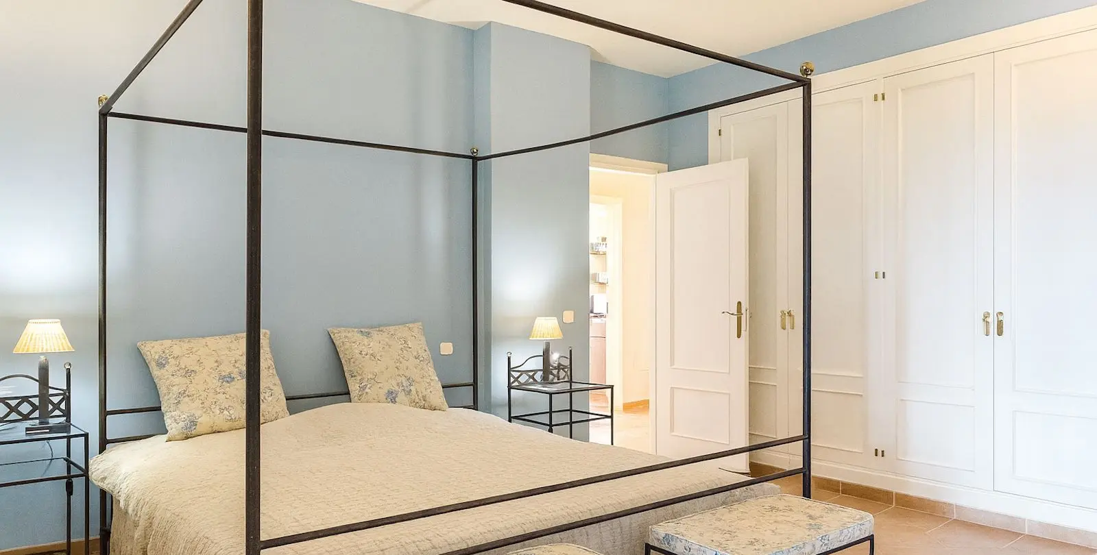 Venta de apartamento en planta media en La Mairena 21