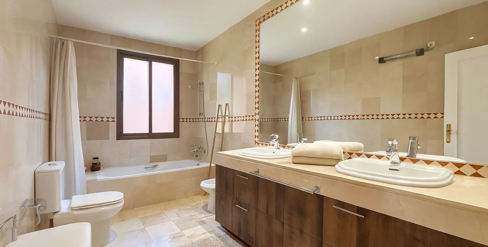 Venta de apartamento en planta media en La Mairena 22