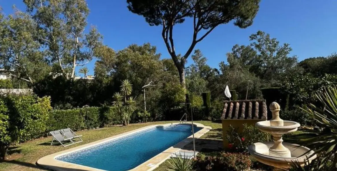 Продажа таунхауса в Calahonda 19