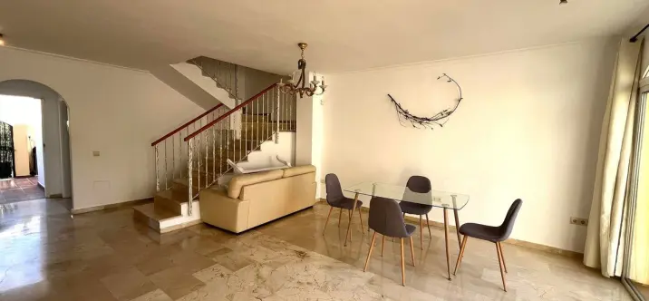 Продажа таунхауса в Estepona 0