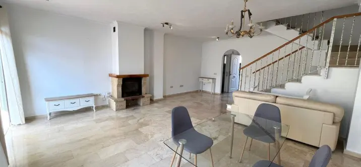 Продажа таунхауса в Estepona 2