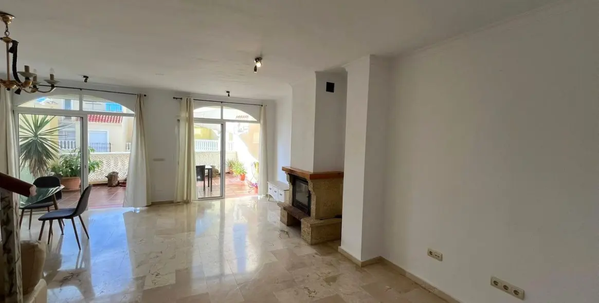 Продажа таунхауса в Estepona 6