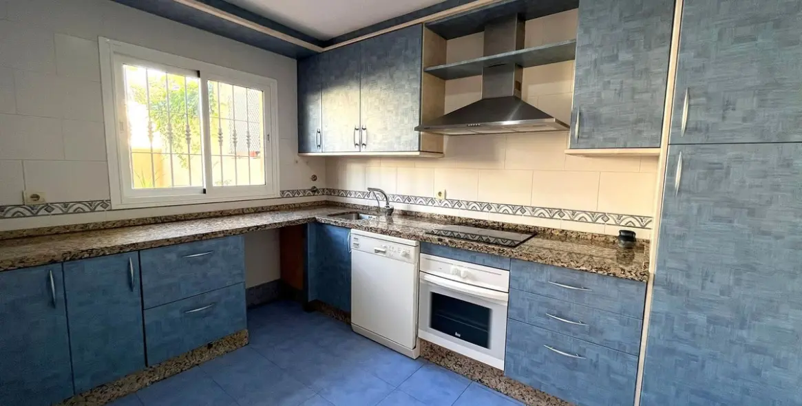 Продажа таунхауса в Estepona 12